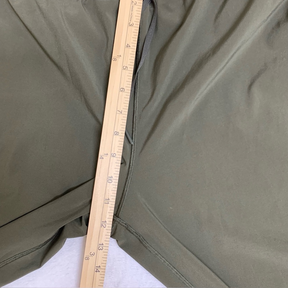 Lululemon Women’s Keep it Classic Crop Green Pants 23” Size 12 Mid Rise - Picture 12 of 13